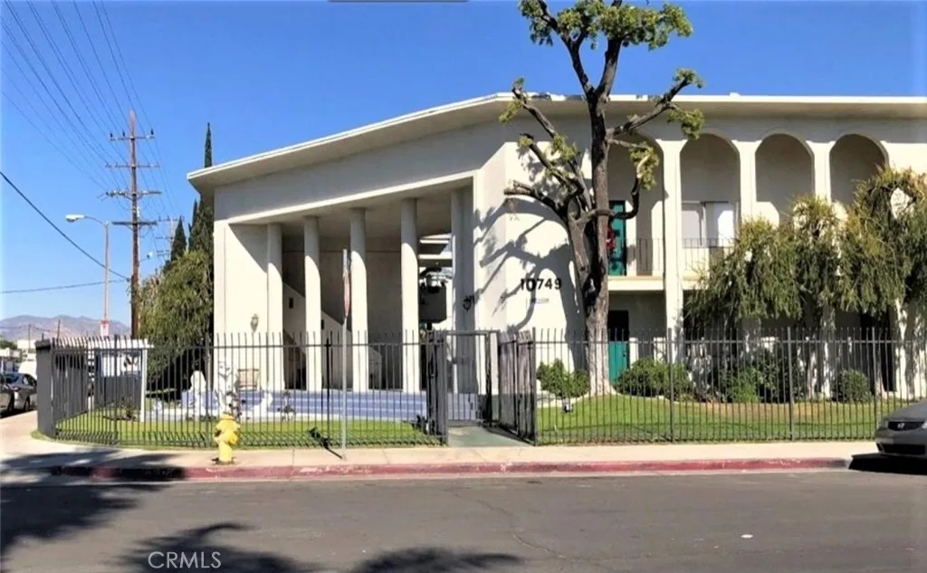 10749 New Haven Street 22, Sun Valley, California 91352 home-pic-0