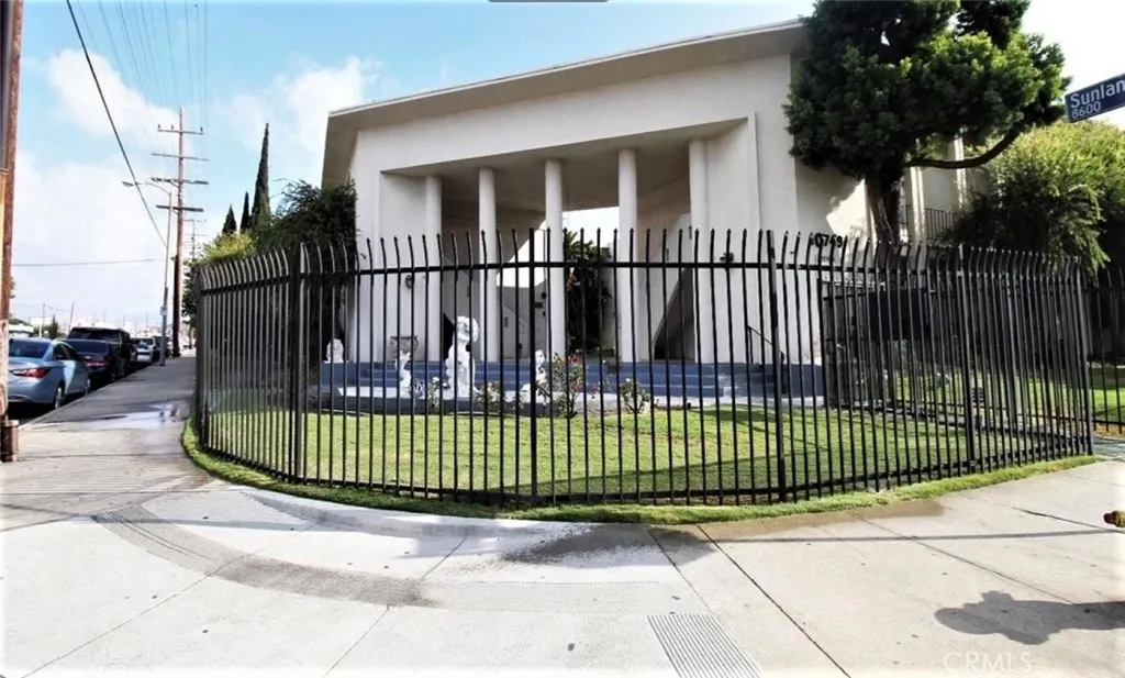 10749 New Haven Street 22, Sun Valley, California 91352 home-pic-1