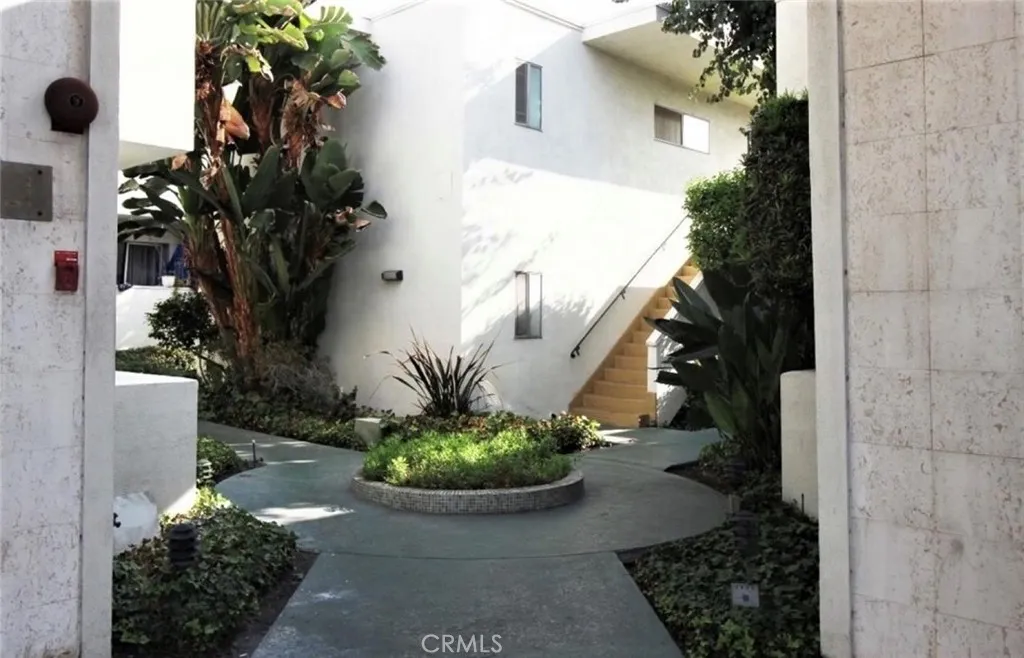10749 New Haven Street 22, Sun Valley, California 91352 home-pic-2