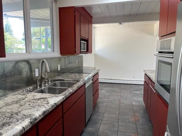 490 Thompson Avenue, Mountain View, California 94043