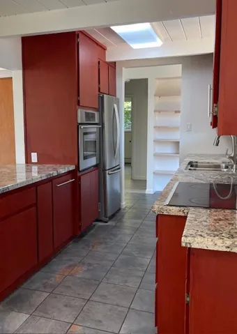 490 Thompson Avenue, Mountain View, California 94043