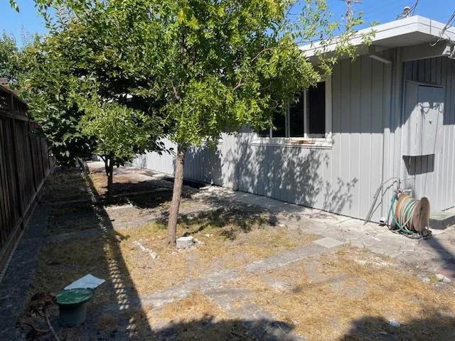 490 Thompson Avenue, Mountain View, California 94043