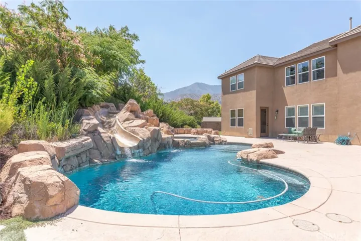 25730 Woods Court, Corona, California 92883