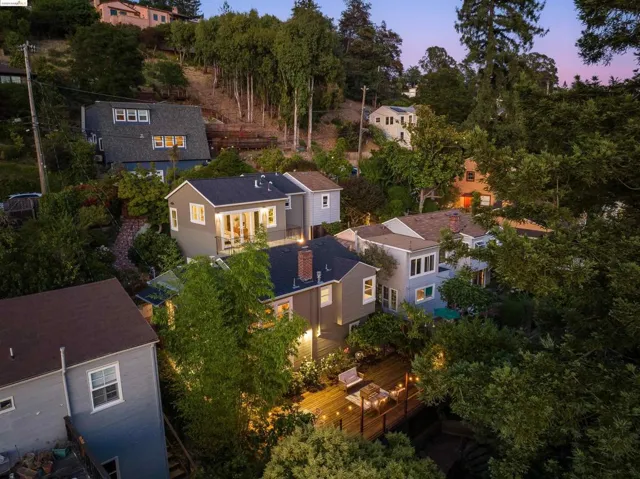 217 Capricorn Ave, Oakland, California 94611