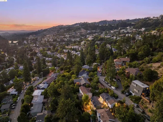 217 Capricorn Ave, Oakland, California 94611