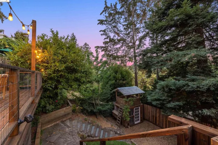 217 Capricorn Ave, Oakland, California 94611