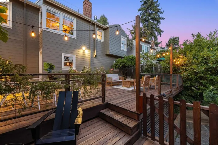 217 Capricorn Ave, Oakland, California 94611