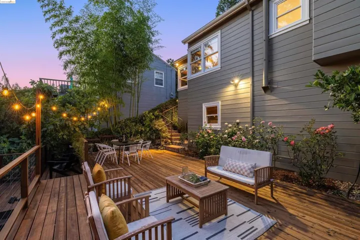 217 Capricorn Ave, Oakland, California 94611