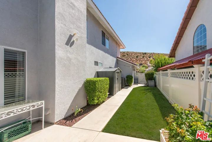 39208 Beacon Lane, Palmdale, California 93551