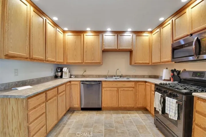 4759 Western Avenue, Olivehurst, California 95961