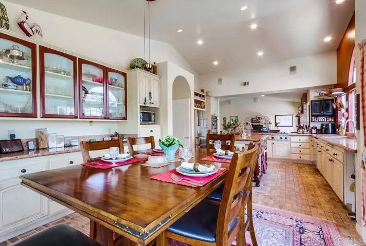 2011 Green Canyon Road, Fallbrook, California 92028
