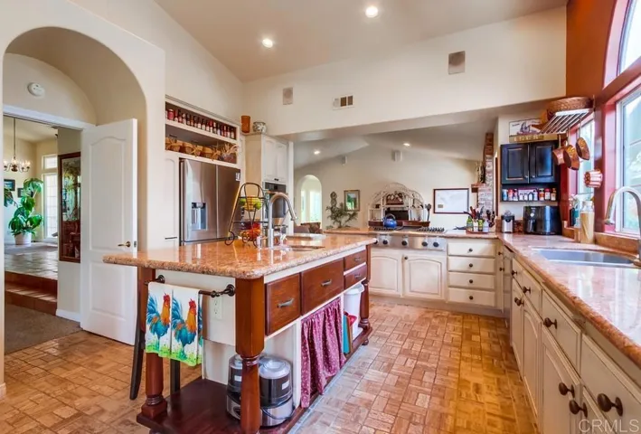 2011 Green Canyon Road, Fallbrook, California 92028