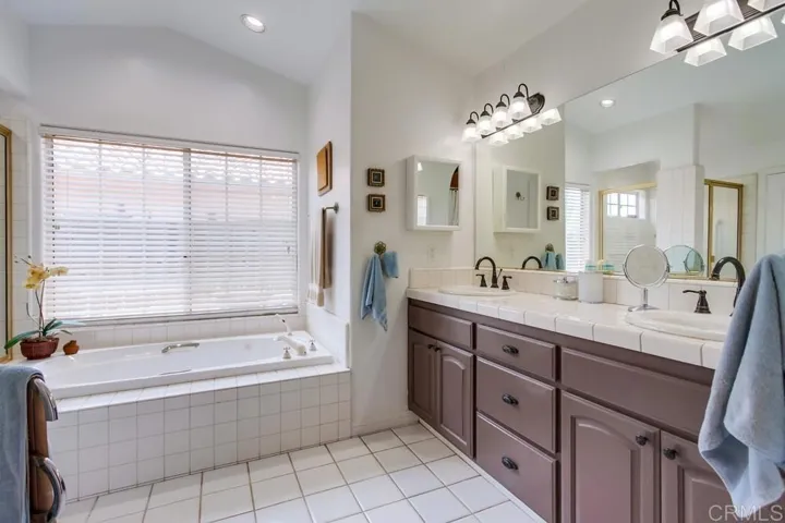 2011 Green Canyon Road, Fallbrook, California 92028