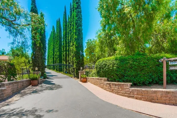 2011 Green Canyon Road, Fallbrook, California 92028