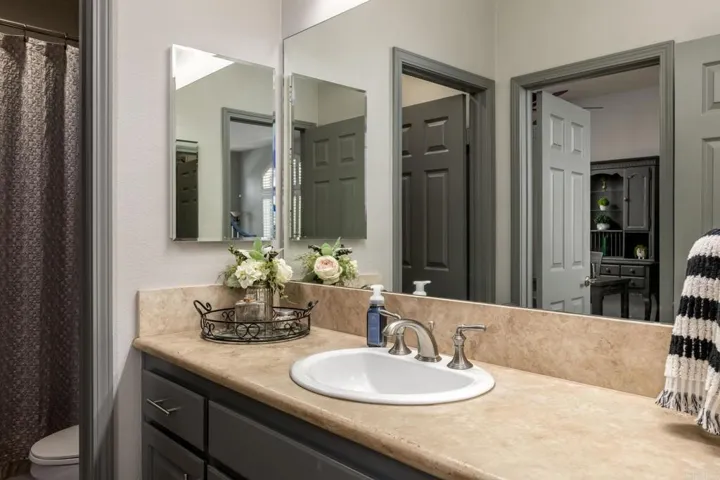 2958 Canyon Road, Escondido, California 92025