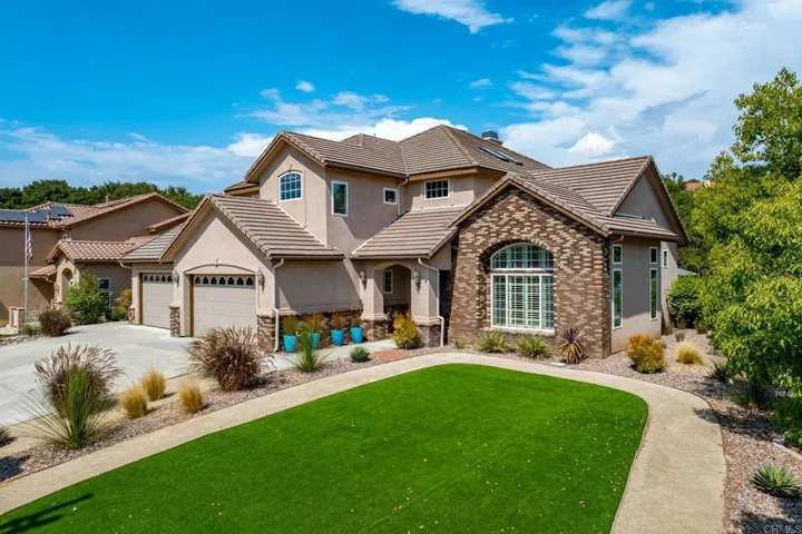 2958 Canyon Road, Escondido, California 92025