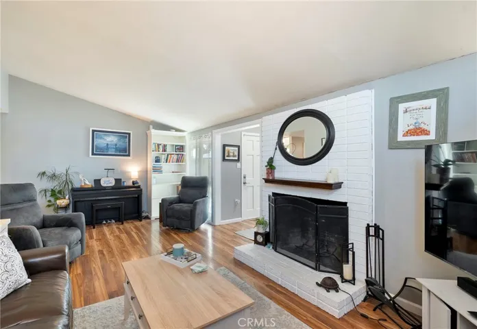 3490 E La Jara Street, Long Beach, California 90805