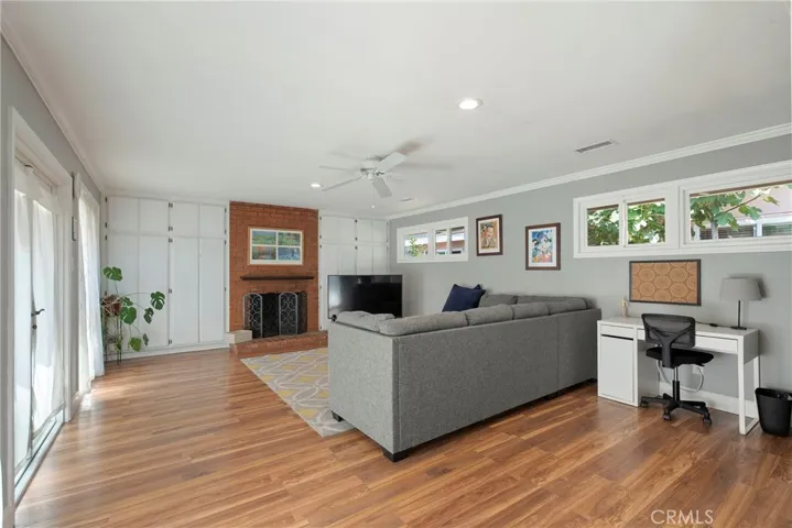 3490 E La Jara Street, Long Beach, California 90805
