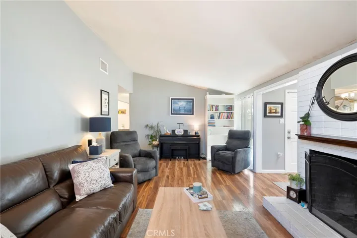 3490 E La Jara Street, Long Beach, California 90805