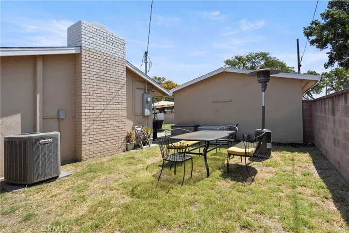 3490 E La Jara Street, Long Beach, California 90805