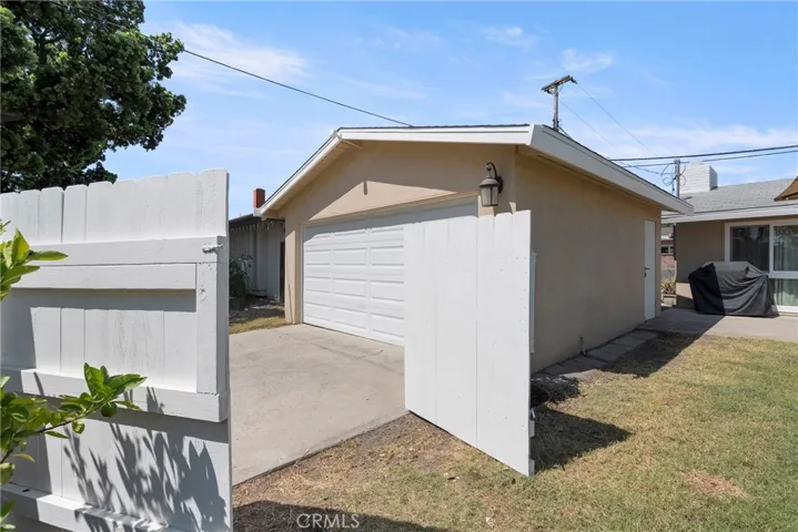 3490 E La Jara Street, Long Beach, California 90805