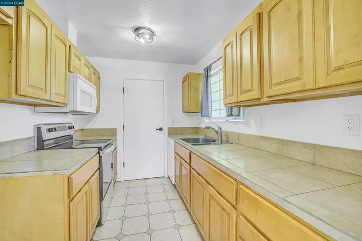 2101 Banyan Way, Antioch, California 94509