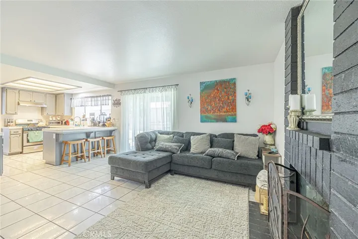 5744 E Avenue R11, Palmdale, California 93552