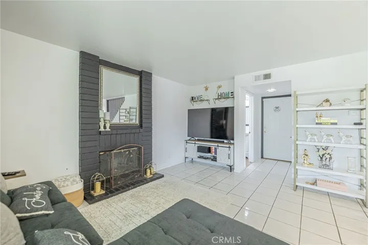 5744 E Avenue R11, Palmdale, California 93552