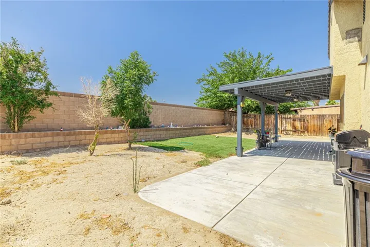 5744 E Avenue R11, Palmdale, California 93552