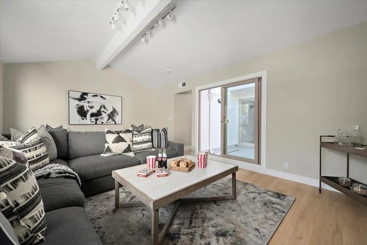 111 Strathmore Place, Los Gatos, California 95032