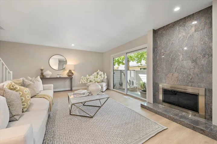 111 Strathmore Place, Los Gatos, California 95032