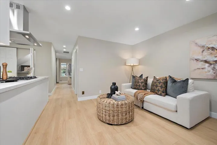 111 Strathmore Place, Los Gatos, California 95032