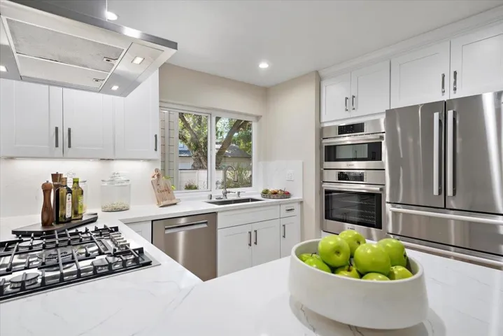 111 Strathmore Place, Los Gatos, California 95032