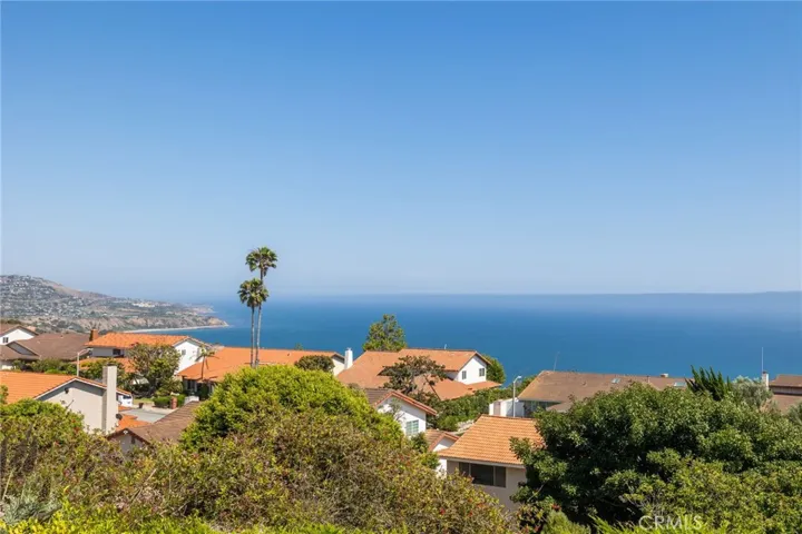 6890 Vallon Drive, Rancho Palos Verdes, California 90275
