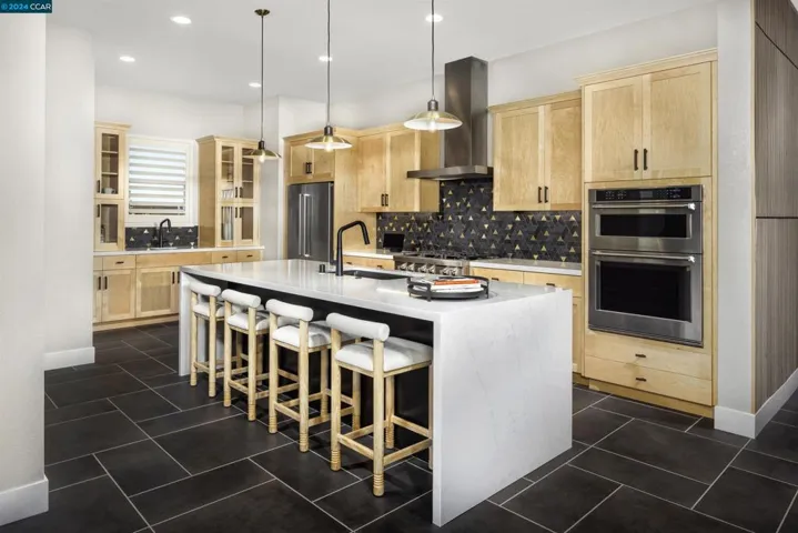 17571 Harbor View Ave, Lathrop, California 95330