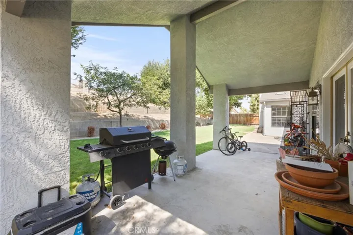 6508 Highland Knolls Drive, Bakersfield, California 93306