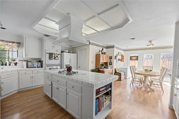 6508 Highland Knolls Drive, Bakersfield, California 93306