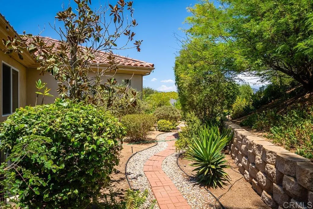 14106 Summit Crest, Escondido, California 92025 home-pic-51