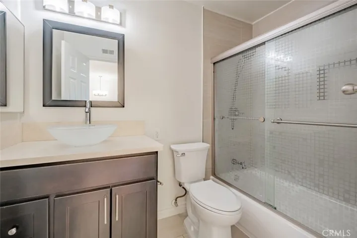 7524 Corbin Avenue 4, Reseda, California 91335