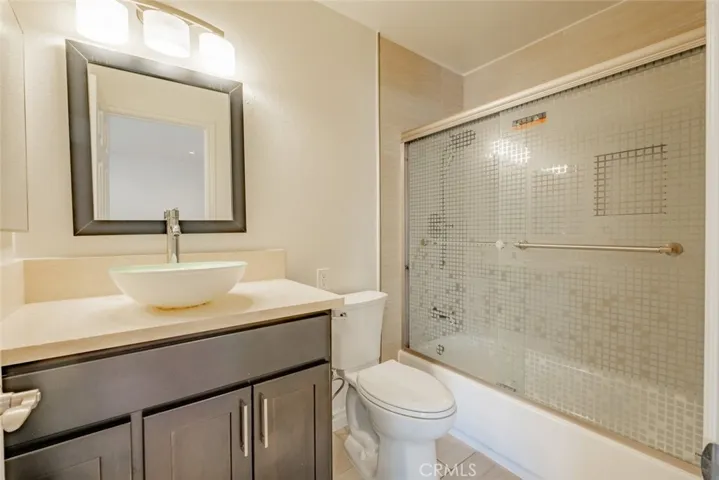 7524 Corbin Avenue 4, Reseda, California 91335