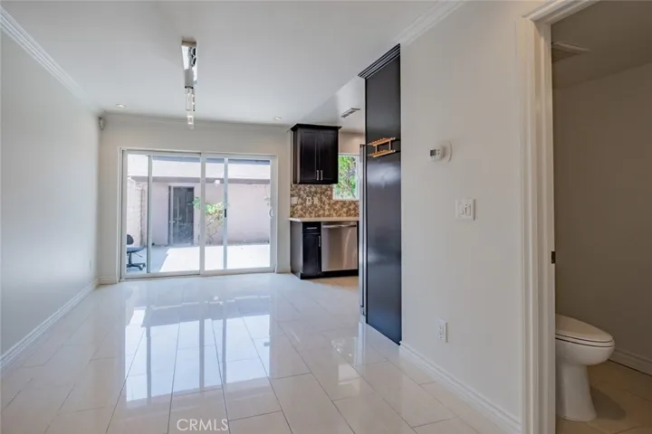 7524 Corbin Avenue 4, Reseda, California 91335