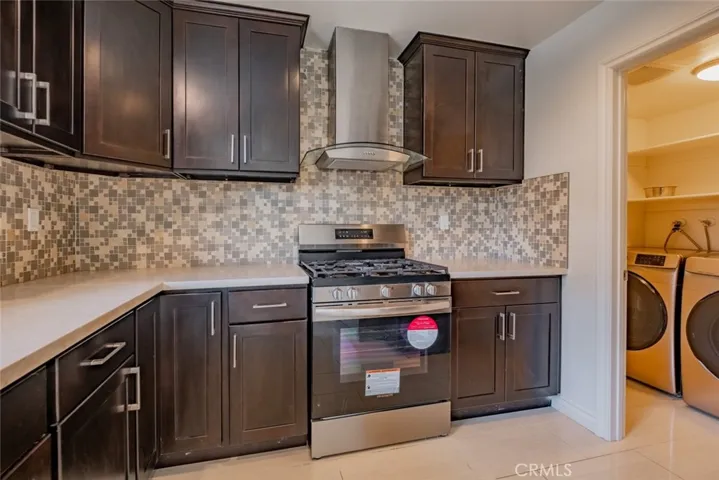7524 Corbin Avenue 4, Reseda, California 91335