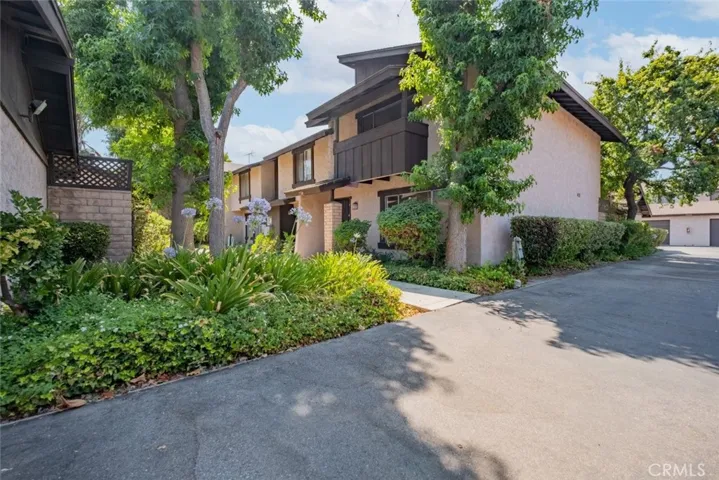 7524 Corbin Avenue 4, Reseda, California 91335