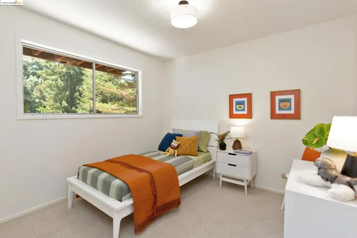 8030 Shepherd Canyon Rd, Oakland, California 94611