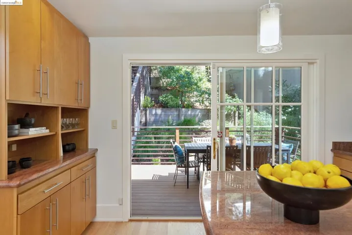 8030 Shepherd Canyon Rd, Oakland, California 94611