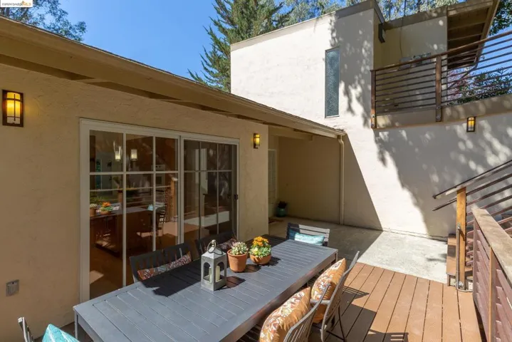 8030 Shepherd Canyon Rd, Oakland, California 94611