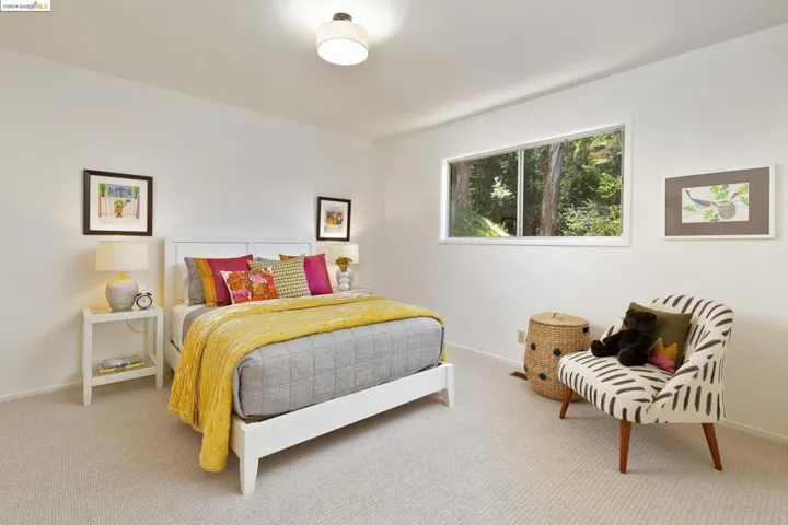 8030 Shepherd Canyon Rd, Oakland, California 94611