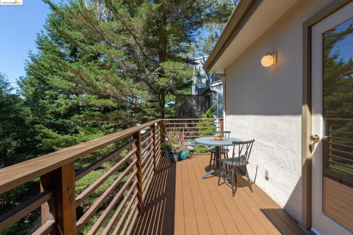 8030 Shepherd Canyon Rd, Oakland, California 94611