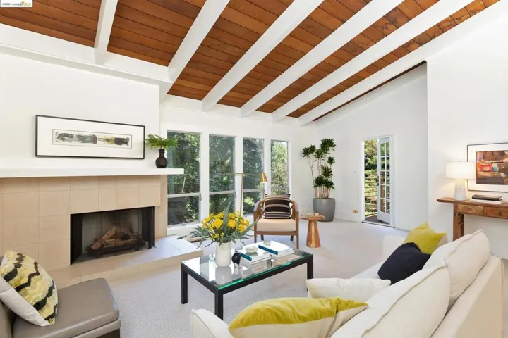 8030 Shepherd Canyon Rd, Oakland, California 94611