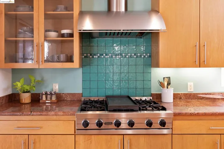 8030 Shepherd Canyon Rd, Oakland, California 94611